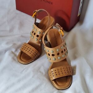 Donald Pliner heels